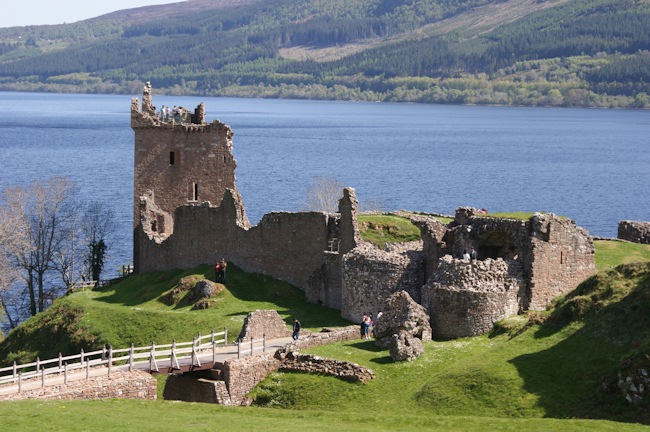 Scottish Tours from Edinburgh, Castles, Whisky, Golf, chauffeur Scotland taxis, airport transfers
